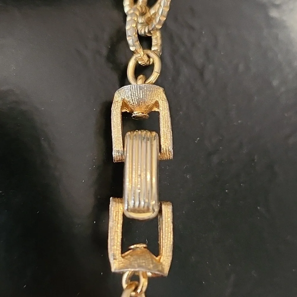TRIFARI VINTAGE NECKLACE - Picture 4 of 5
